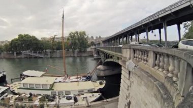 Bir Hakeim Köprüsü