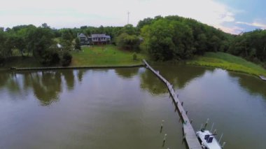 İnsanlar partiye dinlen