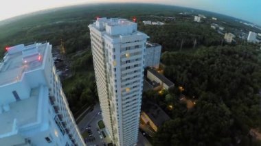 Adam ev çatısına standları 