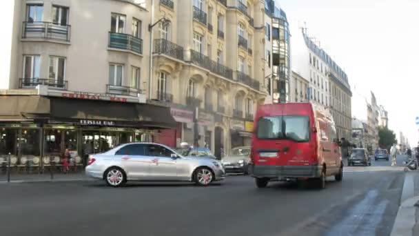 Traffico per le strade di Parigi — Video Stock