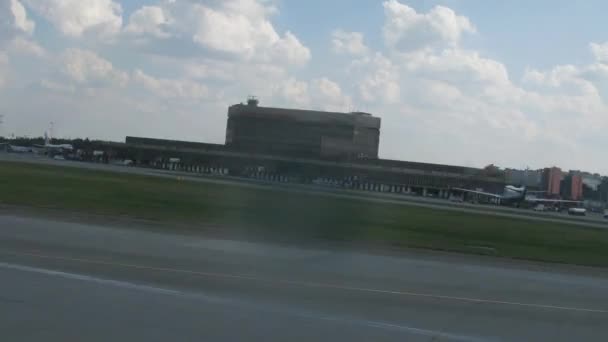 Avion qui décolle de l'aéroport — Video