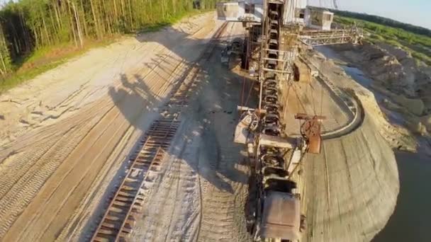 Grand absetzer et chemin de fer au bac à sable — Video