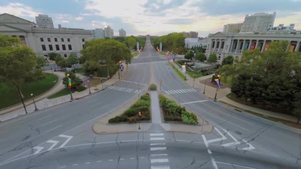 Benjamin Franklin Parkway i Philadelphia — Stockvideo