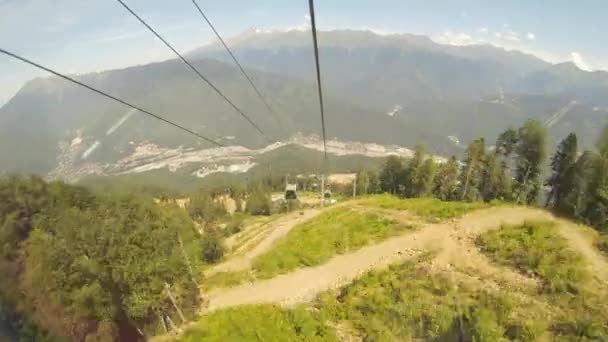 Montar en teleférico — Vídeos de Stock