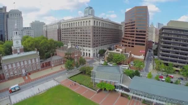 Panorama van onafhankelijkheid Mall met Independence Hall — Stockvideo