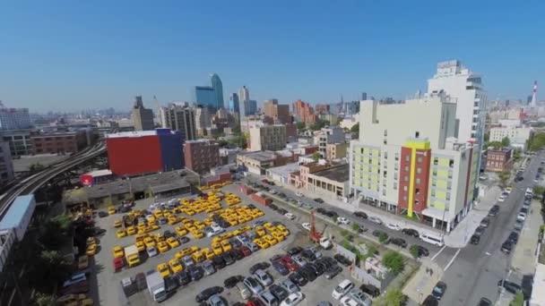 Városkép a parkolás — Stock videók