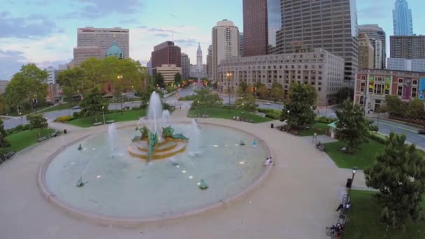 Logan Square with Swann Fountain in Philadelphia — Stock Video
