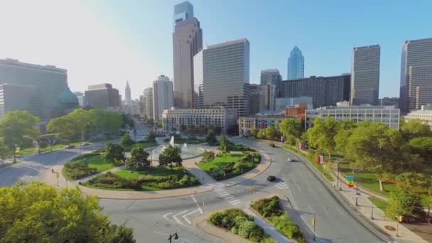 Logan Square com tráfego rodoviário — Vídeo de Stock