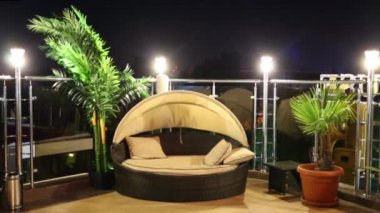 Çatıda rahat kanepe