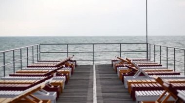 Çit ve güverte sandalyeleri ahşap iskele