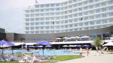 Hotel Radisson Blu oturan insanlar