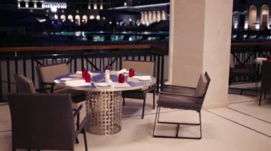 Café'de gece otel ve Havuz Manzaralı
