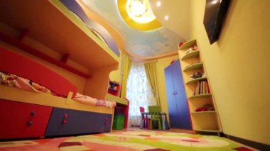 çocuk odası ranza yatak ve yumuşak halı