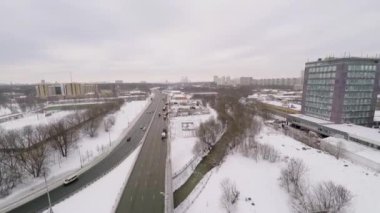 Jauza nehri de dahil olmak üzere Şehir manzarası 