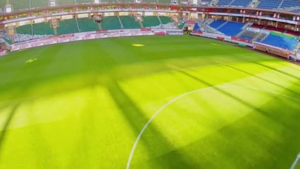 Campo de fútbol en el estadio de locomotoras — Vídeos de Stock