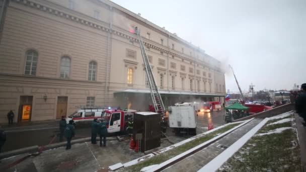 Two ladders at building of Bolshoi Theater — Stock Video