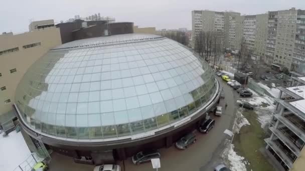 Entrada al parque acuático Caribija en el día de invierno — Vídeo de stock