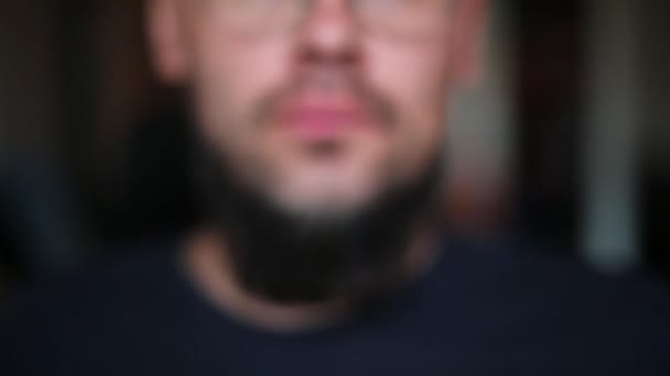 Cara de homem bonito com barba preta — Vídeo de Stock