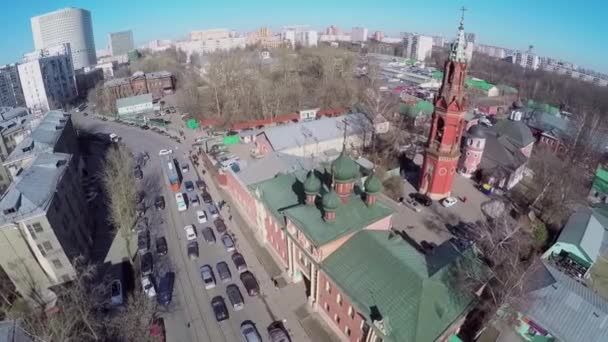 Trafic près de Preobrazhenskaya Old Believer municipalité — Video