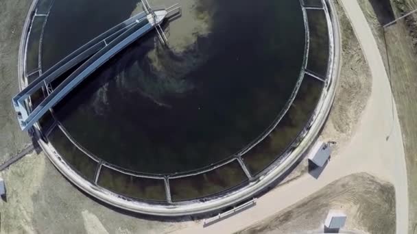 Abwasser-Sedimentationsbecken in wwtp — Stockvideo