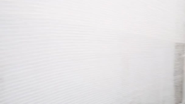 Laberinto blanco con paredes de tela — Vídeos de Stock