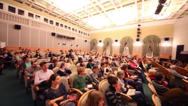 Audiência na Conferência Científica e Prática — Vídeo de Stock