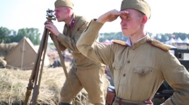 Siperde iki Sovyet askerleri