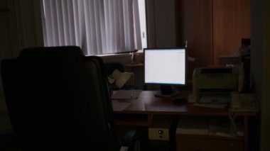 Mobilya ve ekipmanları ile oda ofis