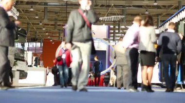 İnsanlara sergi şehir ulaşım 