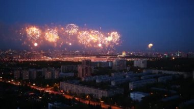 akşam parlak havai fişek