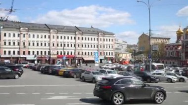 Kitaigorodskii geçiş Slavyanskaya Meydanı Moskova'nda göster