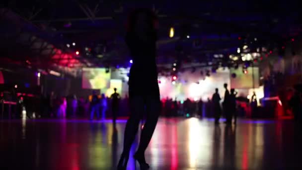 Silhouette of dancing girl — Stock Video