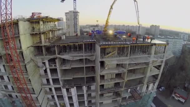 Les gens travaillent sur le chantier — Video