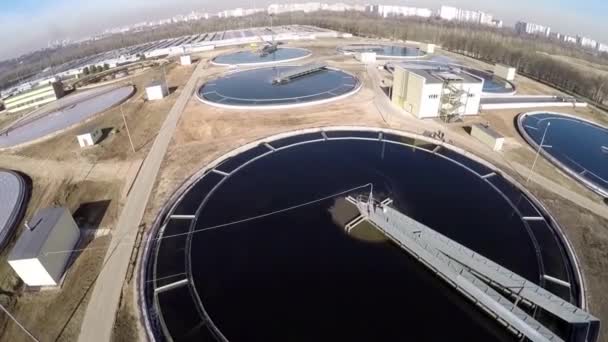 Седиментационные резервуары биологической очистки воды — стоковое видео