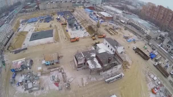 Baustelle eines Wohnkomplexes — Stockvideo