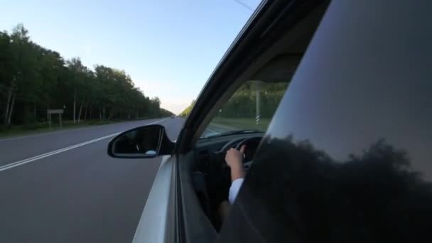Femme voiture de conduite — Video