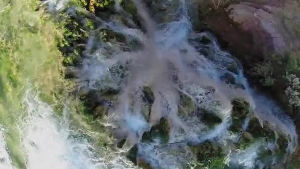 Wasserschaum eines Wasserfalls in Grand Canyon — Stockvideo