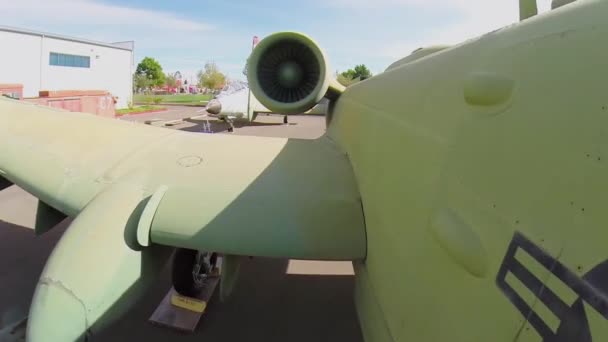 Exposition Turbine d'avion au Musée de l'aérospatiale — Video