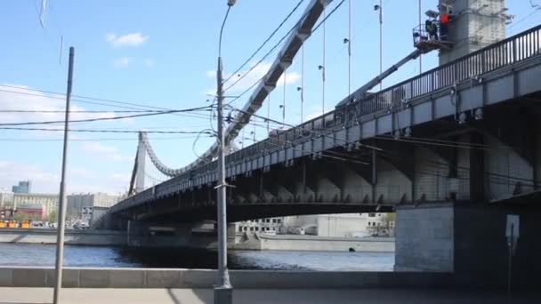 Krymsky bridge across the Moscow River — Stock Video