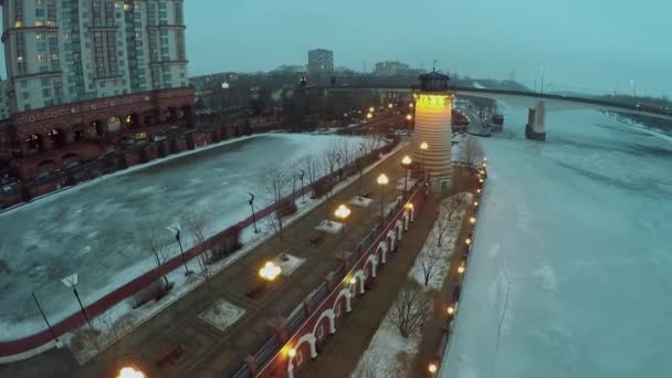 Ruch miejski na mostku Stroginsky'ego — Wideo stockowe