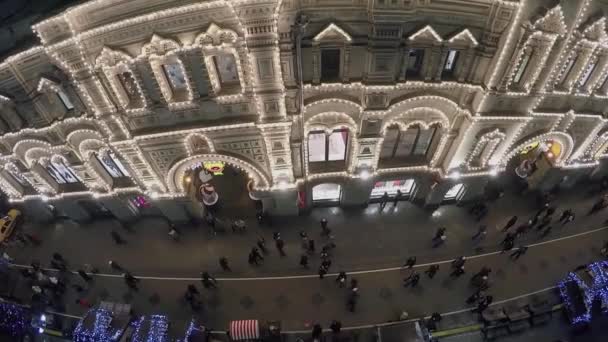 Crowd of people walk near GUM — Stock Video