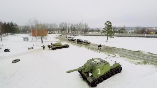 Tanques no Museu Lenino-Snigerevsky — Vídeo de Stock