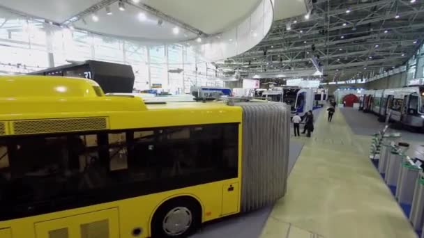 Veículos modernos durante a exposição ExpoCityTrans — Vídeo de Stock