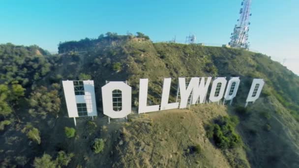 Topo do Monte Lee com sinal de Hollywood e torre de rádio — Vídeo de Stock