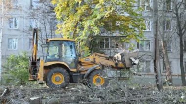 Ekskavatör binmek ahşap parçaları ile