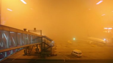 Havaalanı ile uçak terminal
