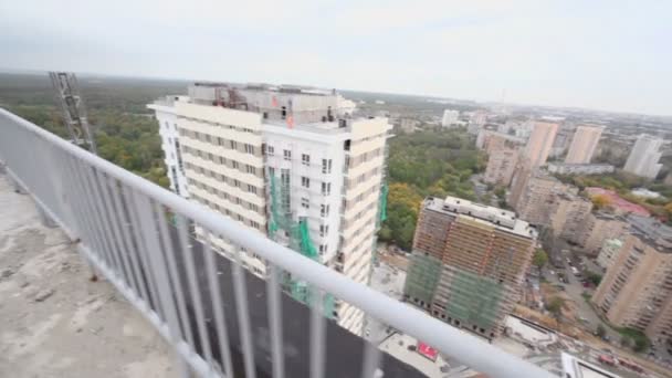 Stadtbild mit Wohnfläche — Stockvideo
