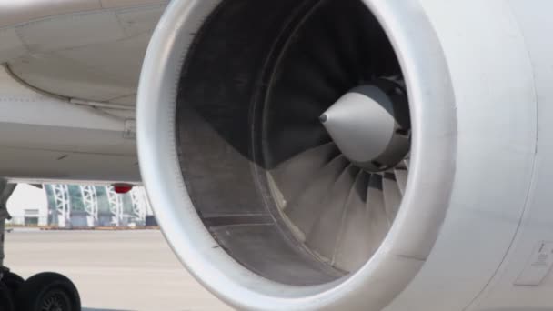 Turbine of aircraft spins — Stock Video