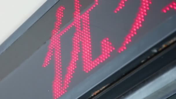 LED bord met informatie — Stockvideo