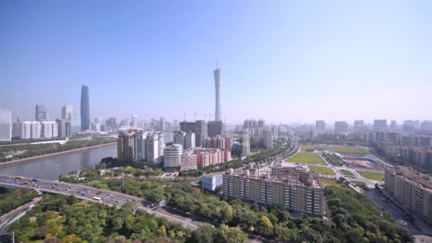 Stadtbild von Guangzhou in der Morgenluft — Stockvideo